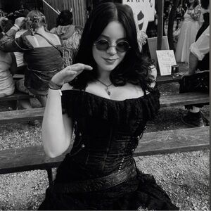 Meet your Posher, Vada